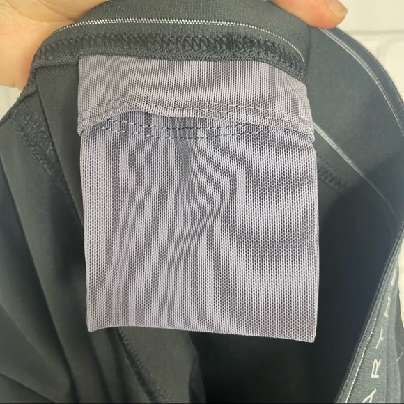 Adidas by Stella McCartney Run Leo Tight in Black size medium - Picture 12 of 12